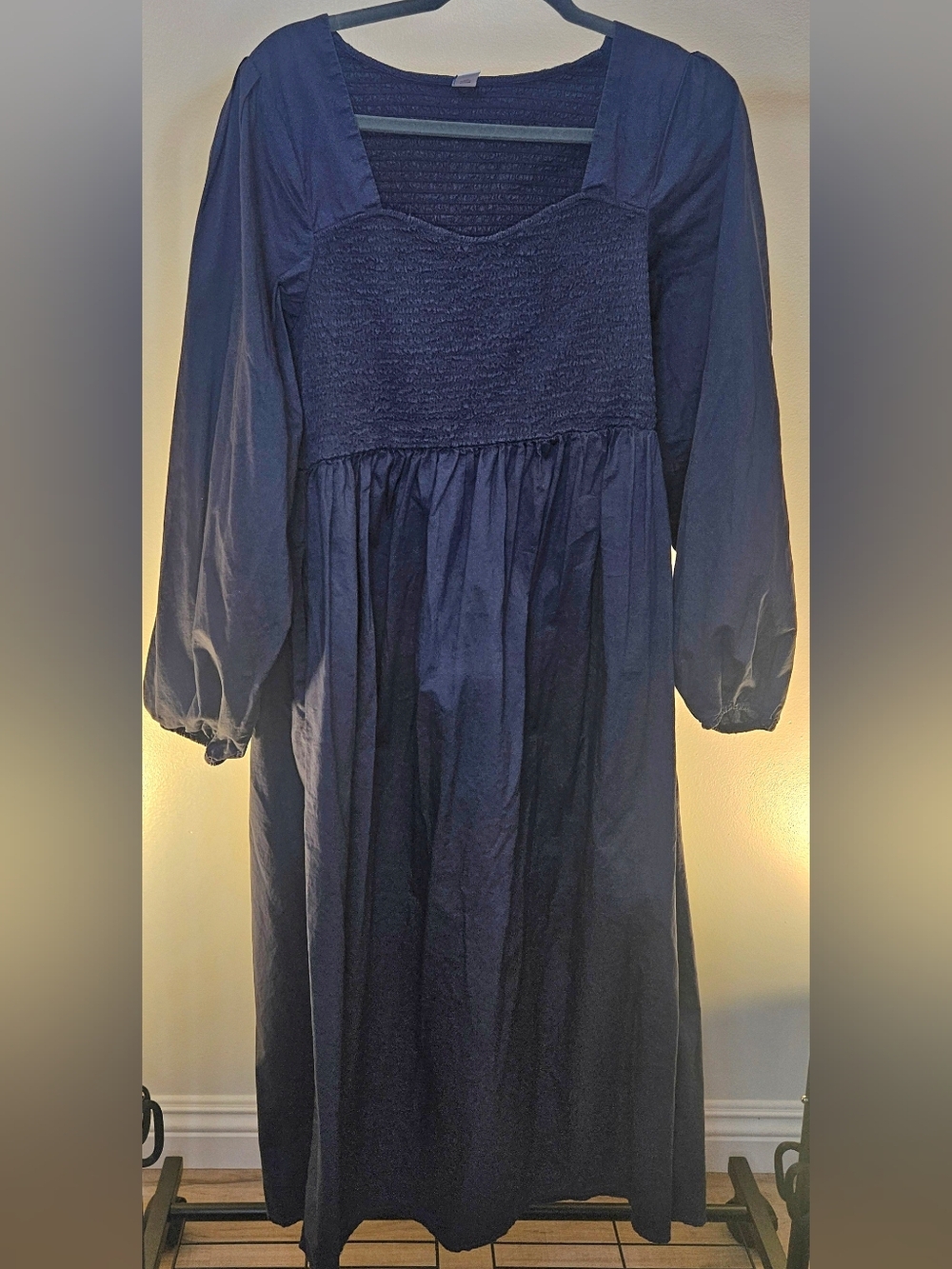 Old Navy Long-Sleeve Smocked Bodice Midi Dress Blue Large